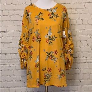 Como Vintage Tops - Yellow Knit Flower Print Top. NWT Como Vintage Tops - Yellow Knit Flower Print Top. NWT